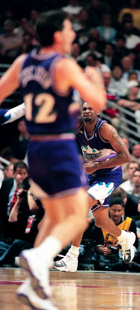 Chris Morris excited at Jazz vs. Bulls, game 4 of the NBA Finals. Bulls won