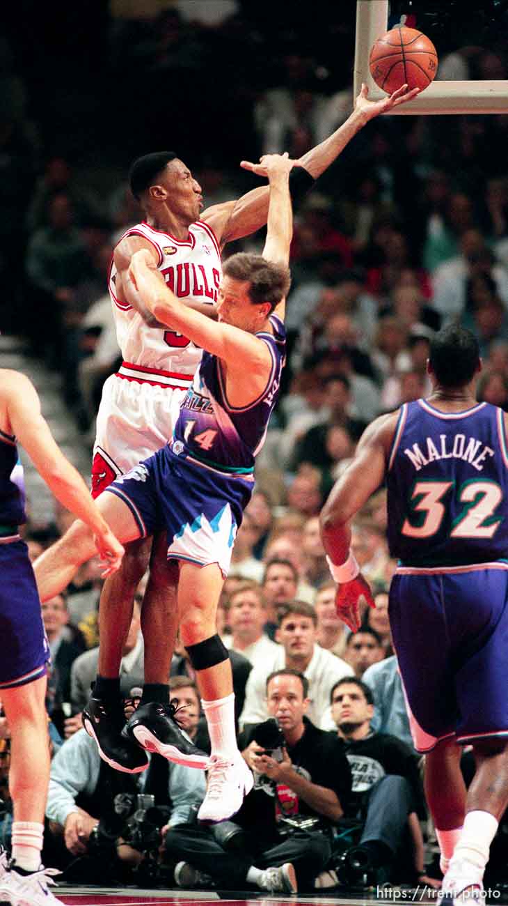 Scottie Pippen shoots around Jeff Hornacek at Jazz vs. Bulls, game 4 of the NBA Finals. Bulls won