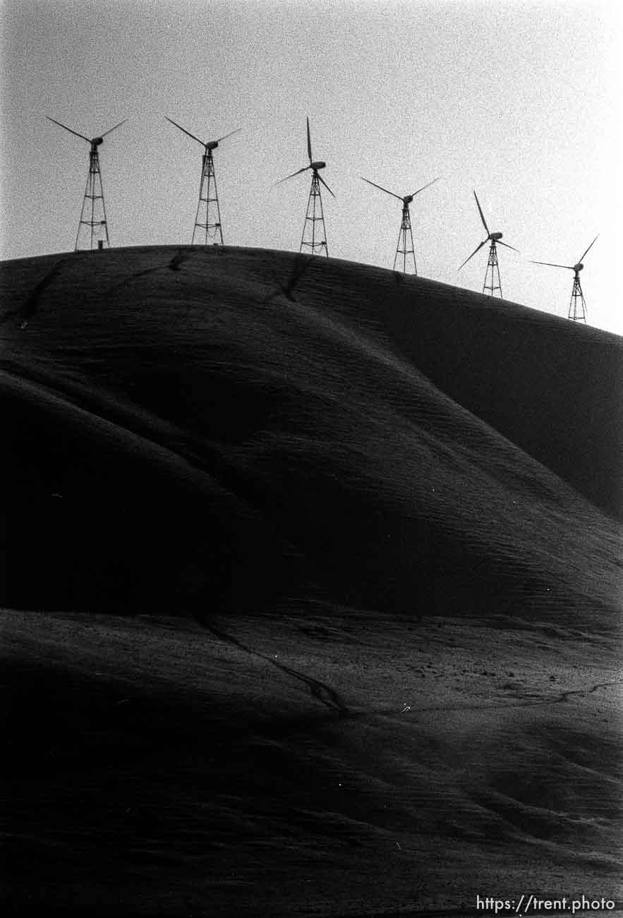 PG&E Windmills.