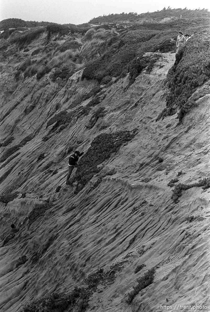 rescue of climber on cliff at Fort Funston.