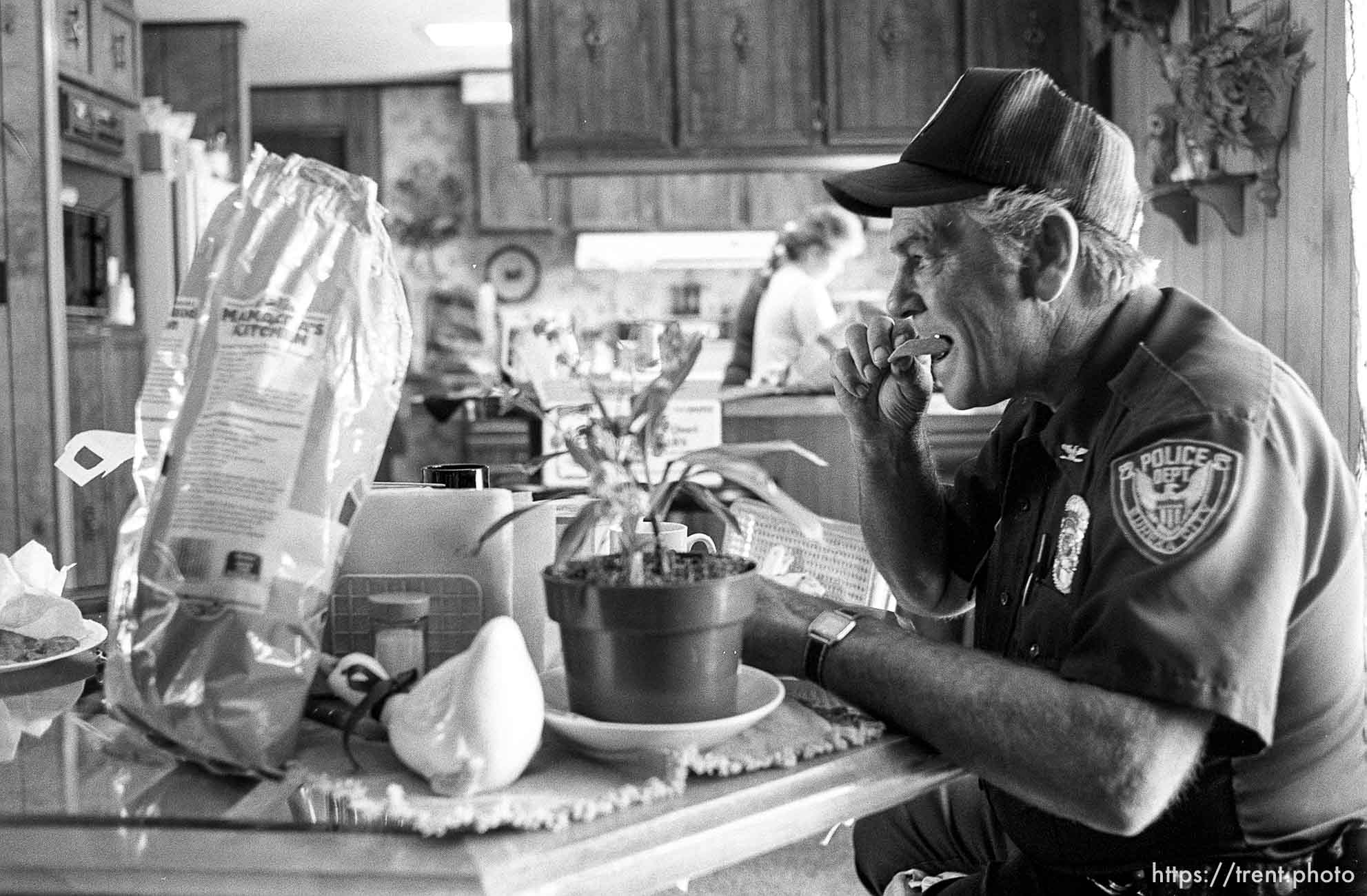 Eureka Police Chief Fullmer eats lunch