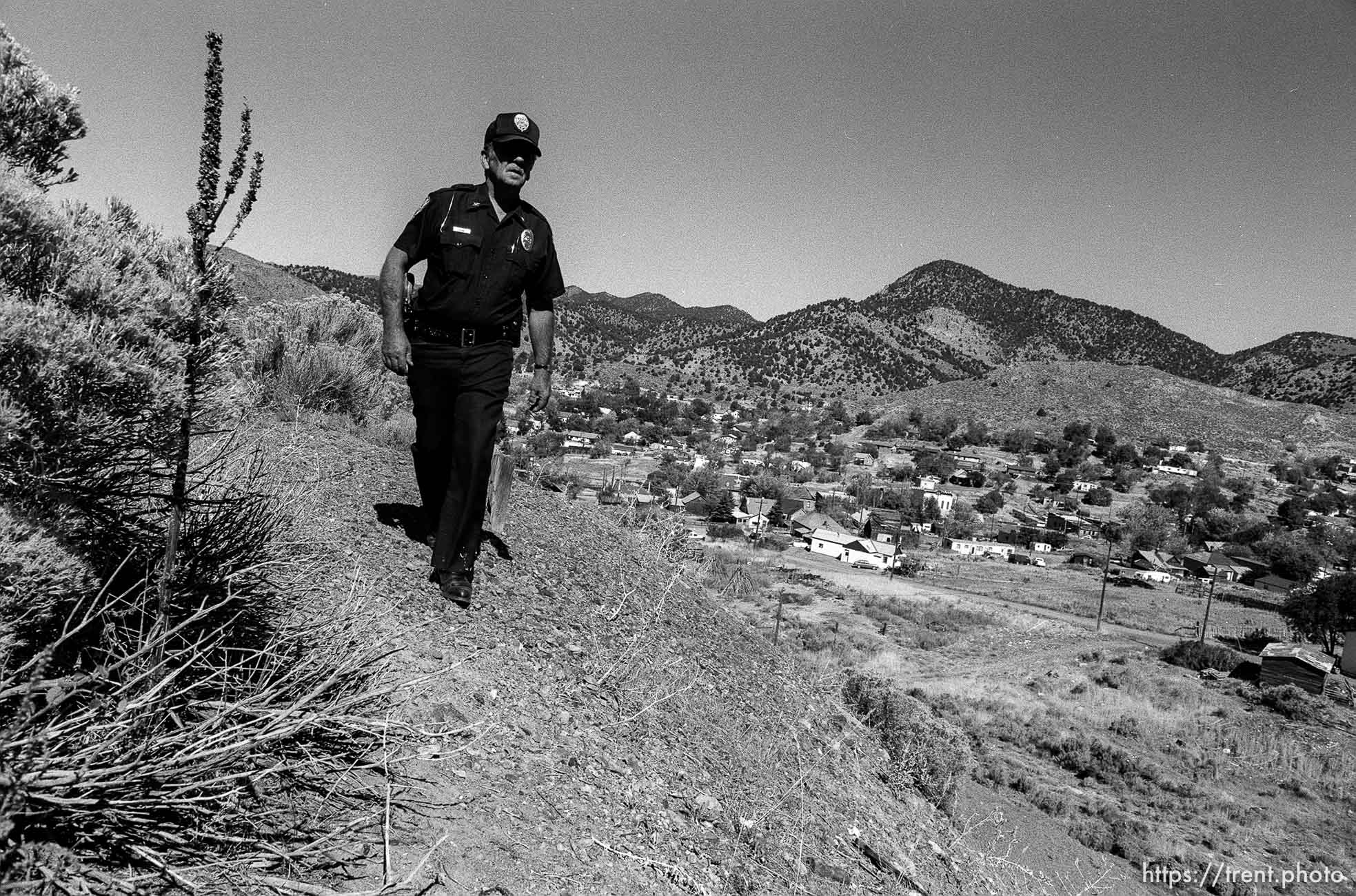 Eureka police chief Fullmer searching for a lost child.