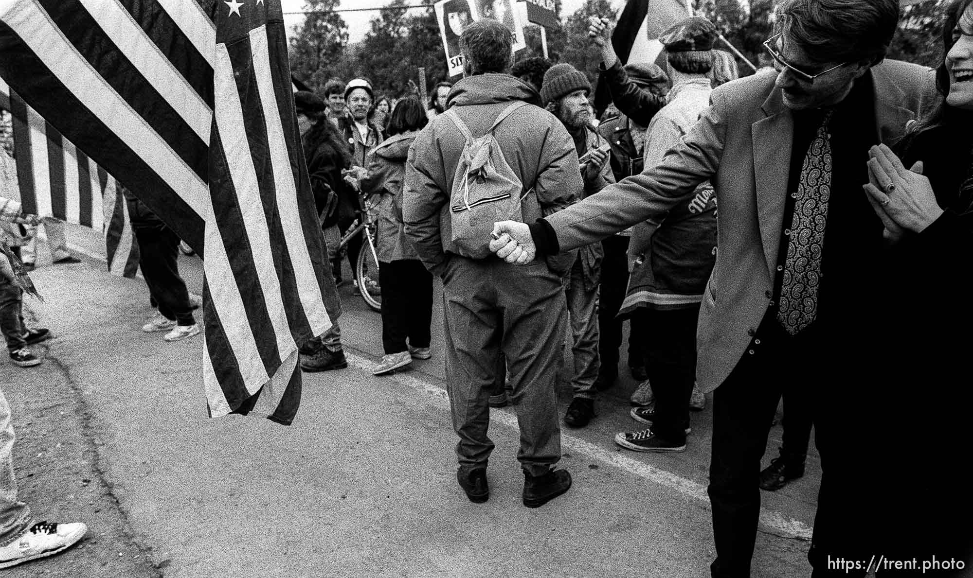 guy tries to burn flag at Gulf War protest