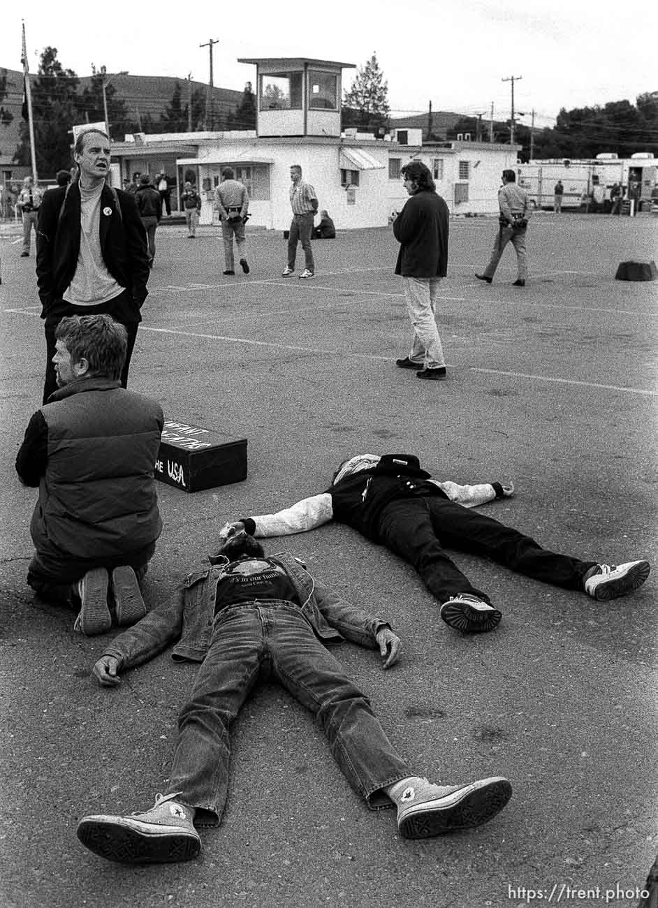 Die in at the Naval Weapons Station at Gulf War protest