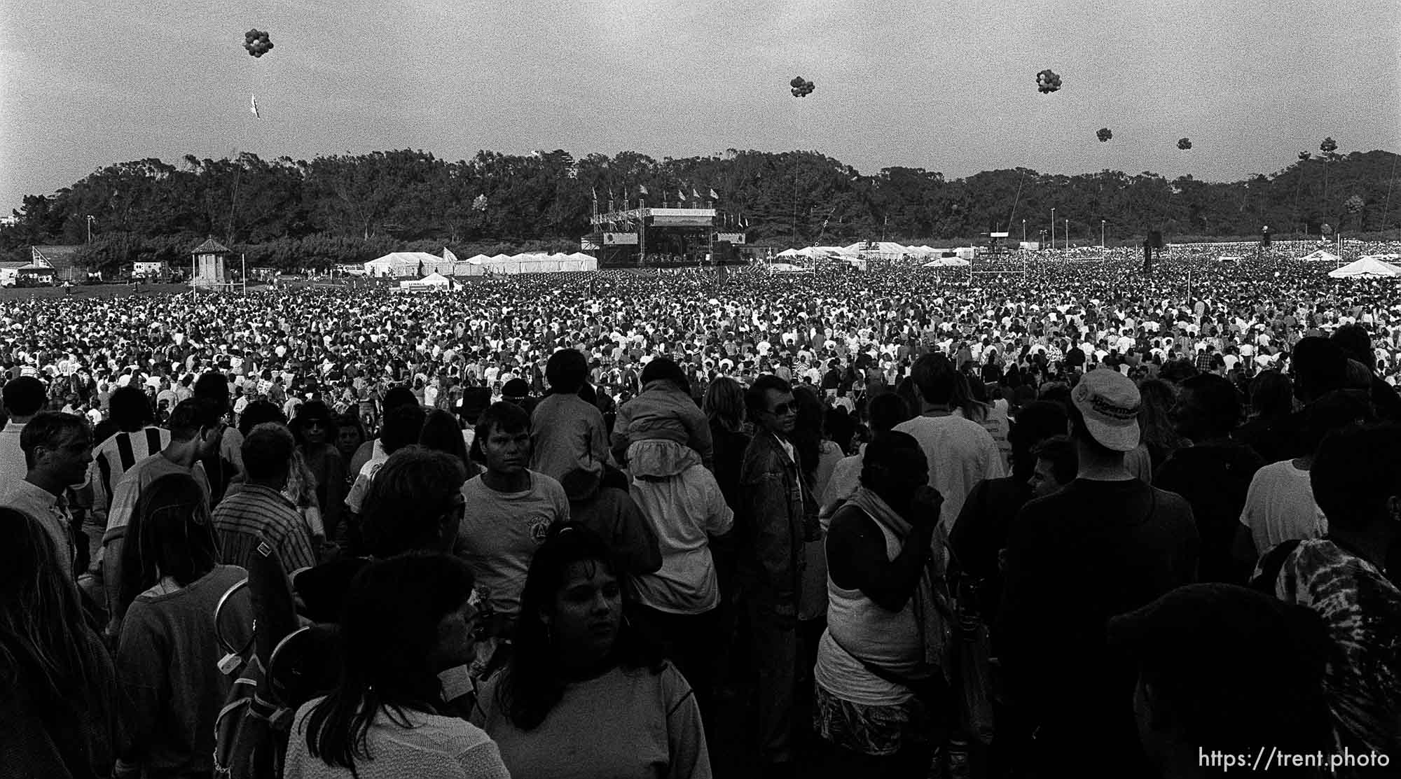 300,000 plus people at Bill Graham tribute concert in Golden Gate Park.