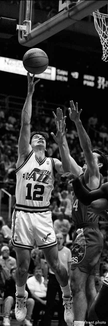 John Stockton shoots at Utah Jazz vs. Philadelphia 76ers.