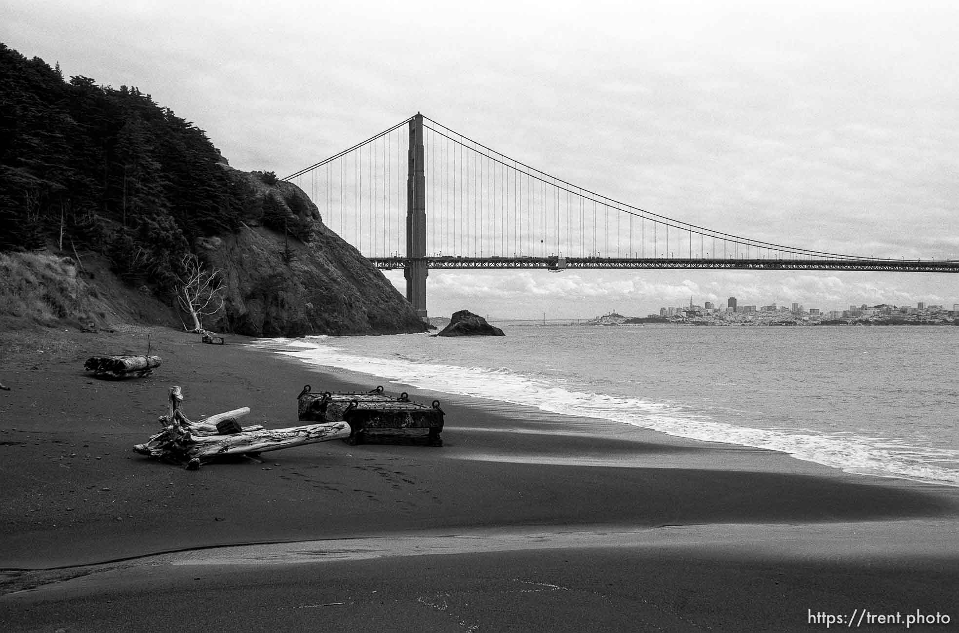 beach at Kirby Cove and Golden Gate Bridge