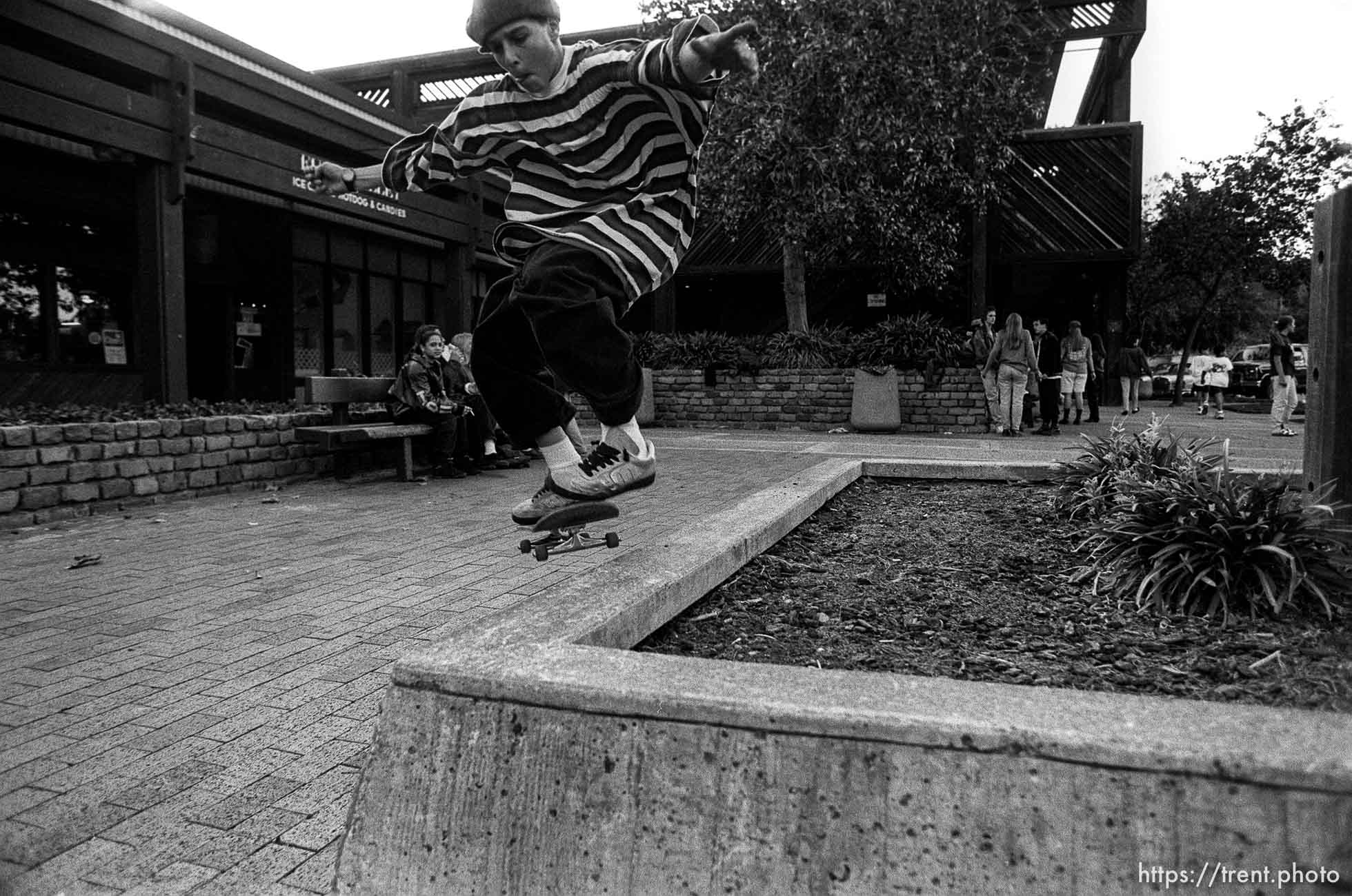 Mike Cresci skateboarding at Rheem.