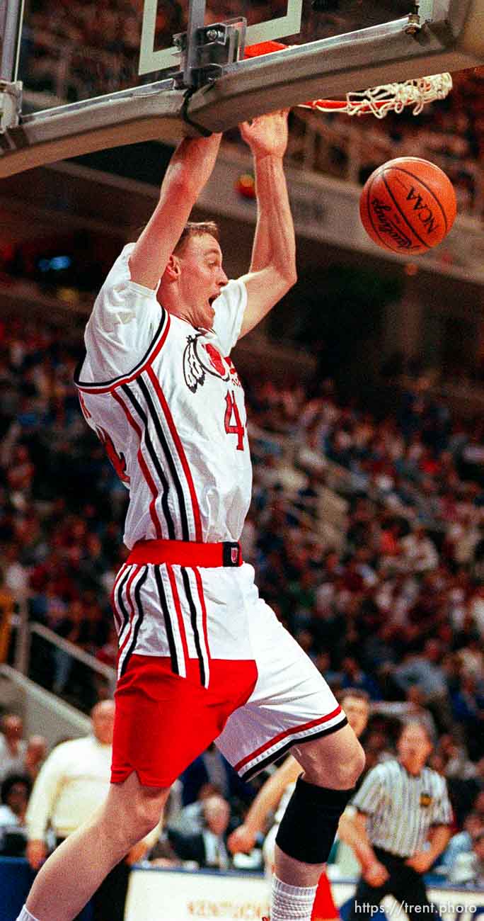 Keith Van Horn dunks at Utah vs Stanford, NCAA Tournament.