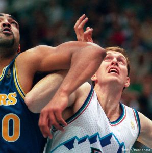 Felton Spencer (left) and Adam Keefe at the Utah Jazz vs Golden State Warriors.