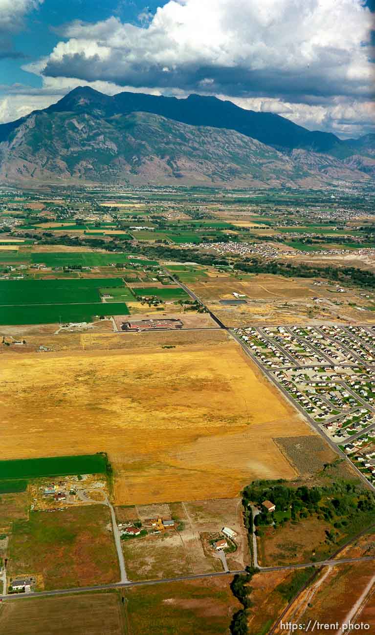 Development of suburbs in Lehi/Highland area from the air.