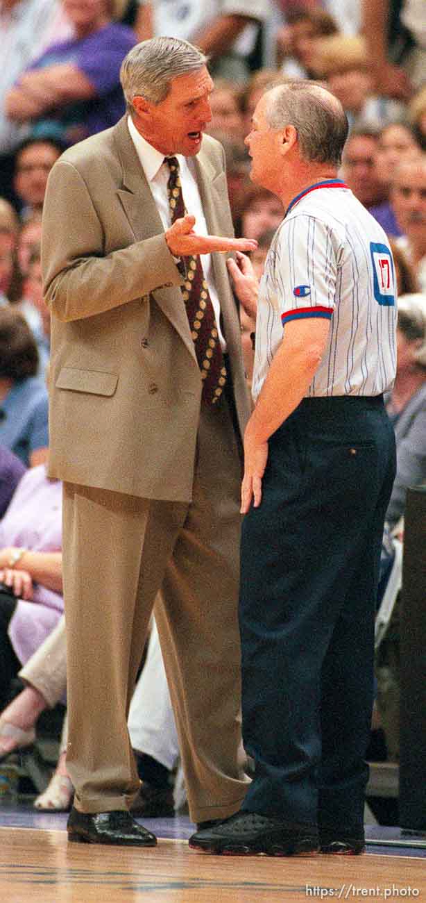 Coach Jerry Sloan yells at ref at Jazz vs. Bulls game 2, NBA Finals. Bulls won.