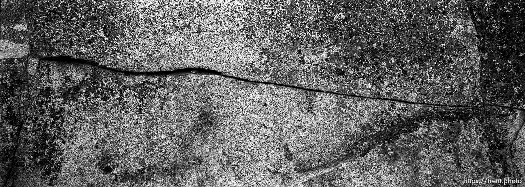 rock texture at Sword Lake