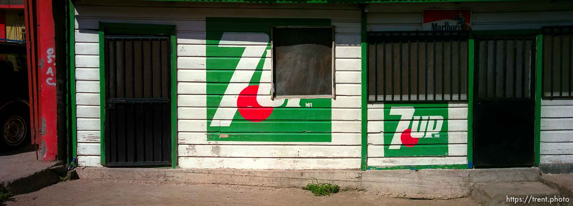 Street scene 7up.