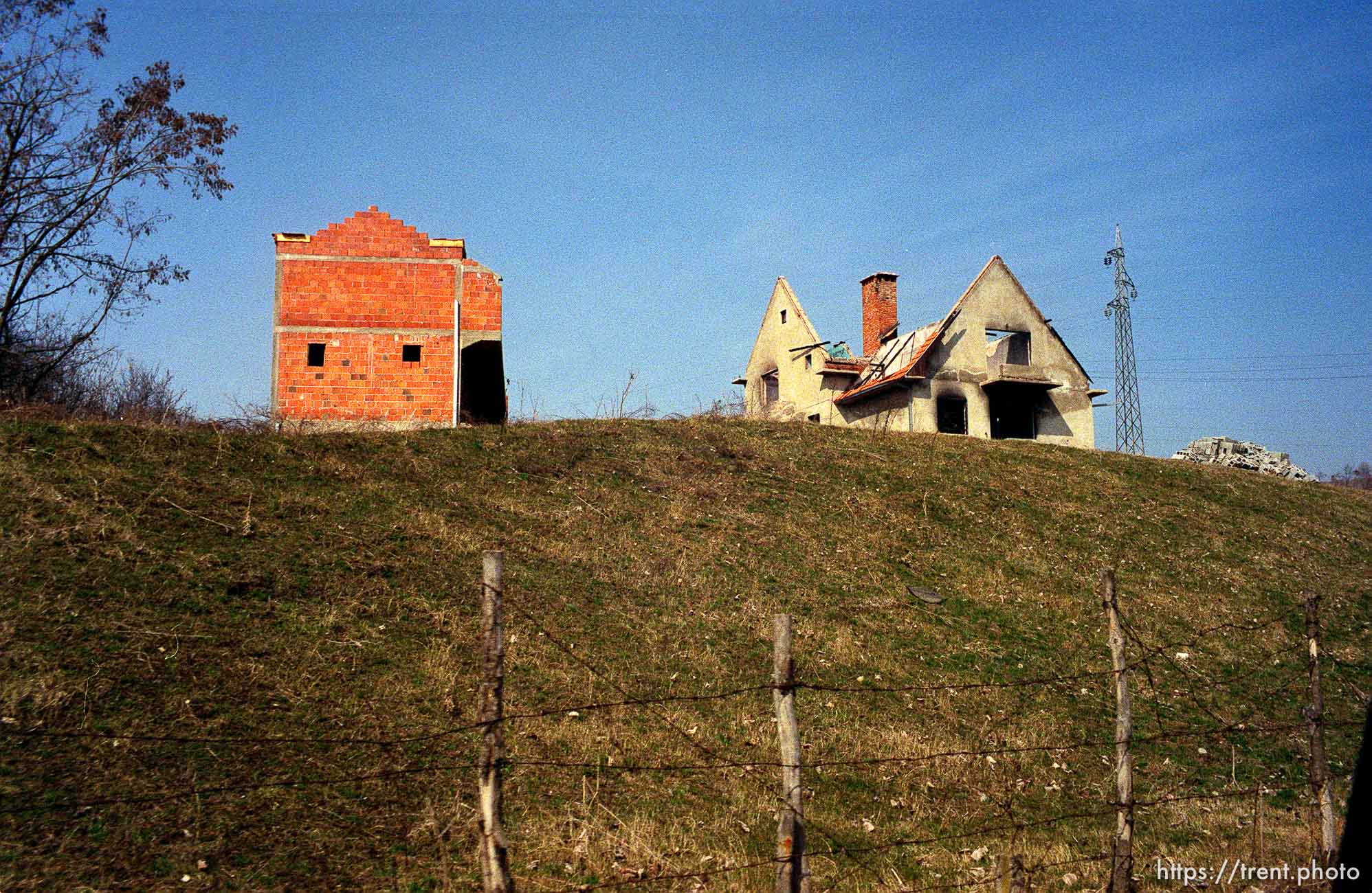 Destruction in the Serbian enclave of Suvi Do.