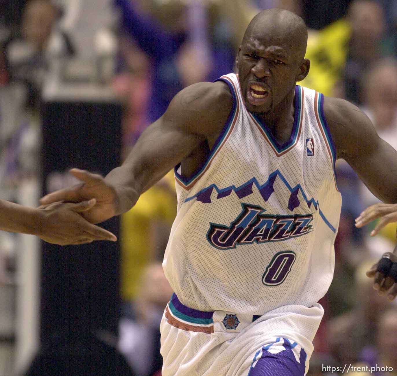 Olden Polynice as the Utah Jazz face the Dallas Mavericks in game five of their first round playoff series, in Salt Lake City Thursday.  05/03/2001