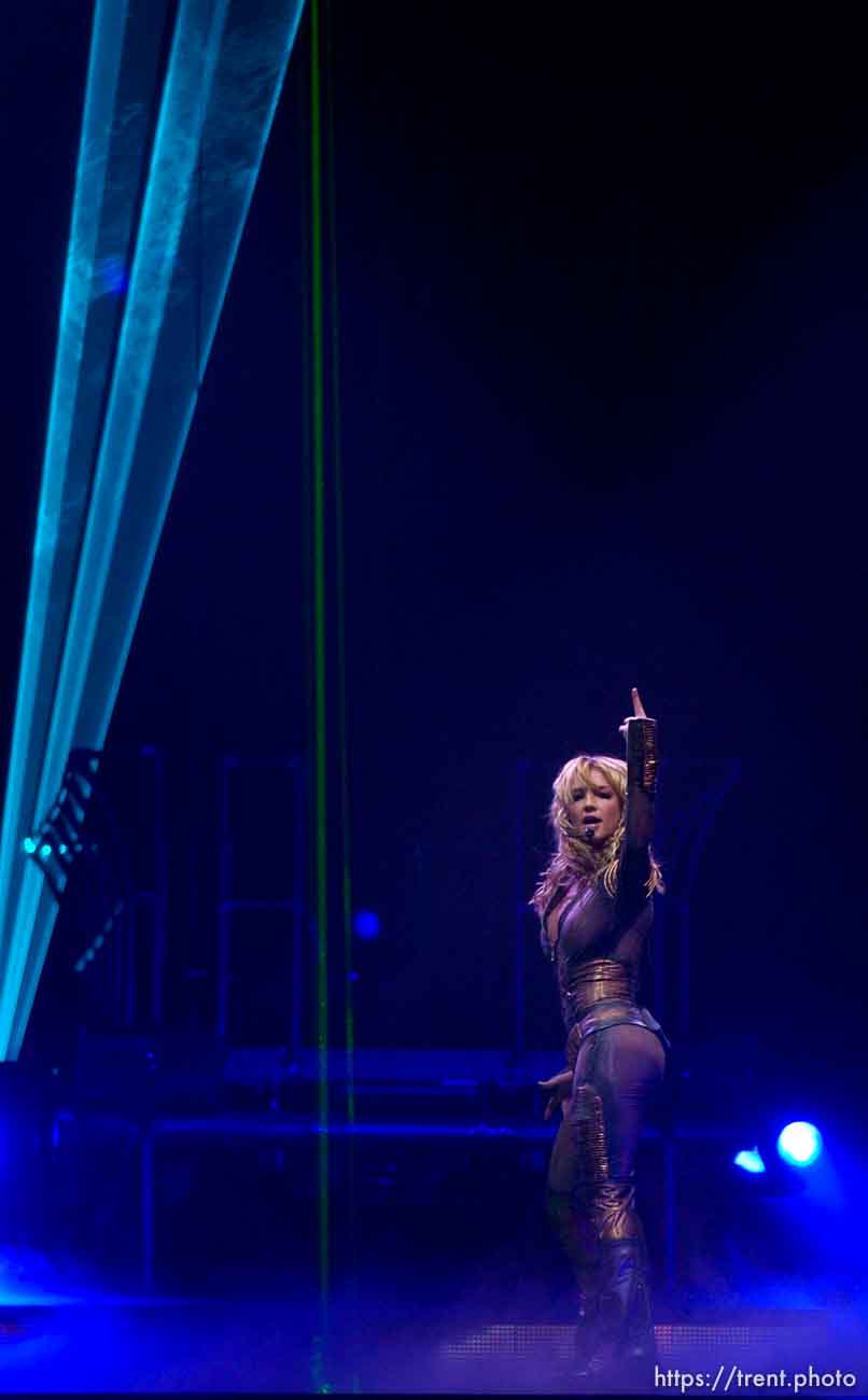 Britney Spears performs at the Delta Center. 11/13/2001, 9:22:53 PM