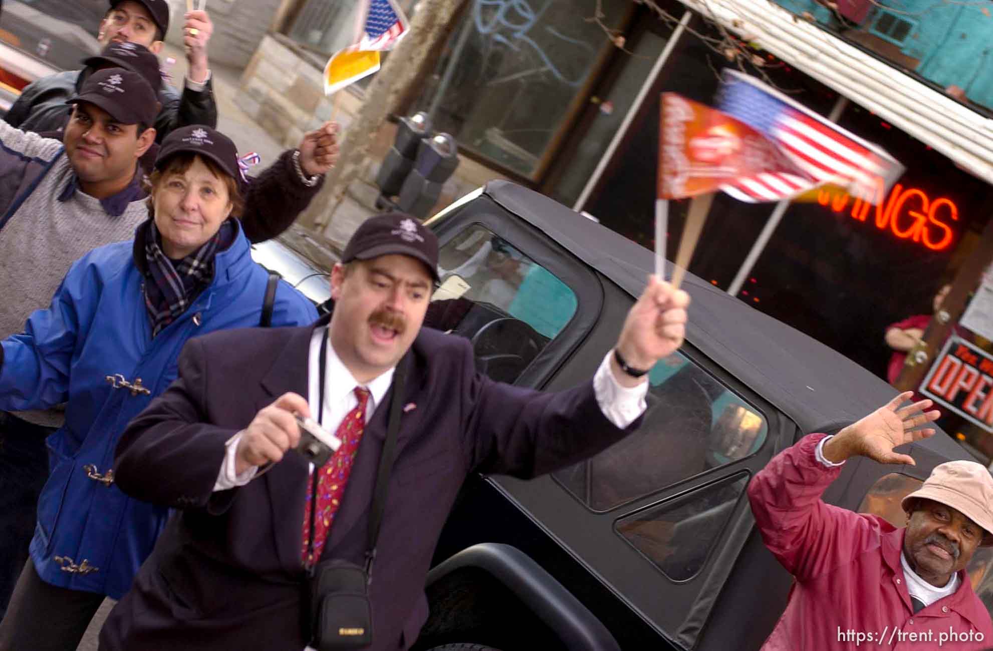 People out to see the Olympic Torch relay as it passes through Washington DC. 12.21.2001, 2:42:22 PM