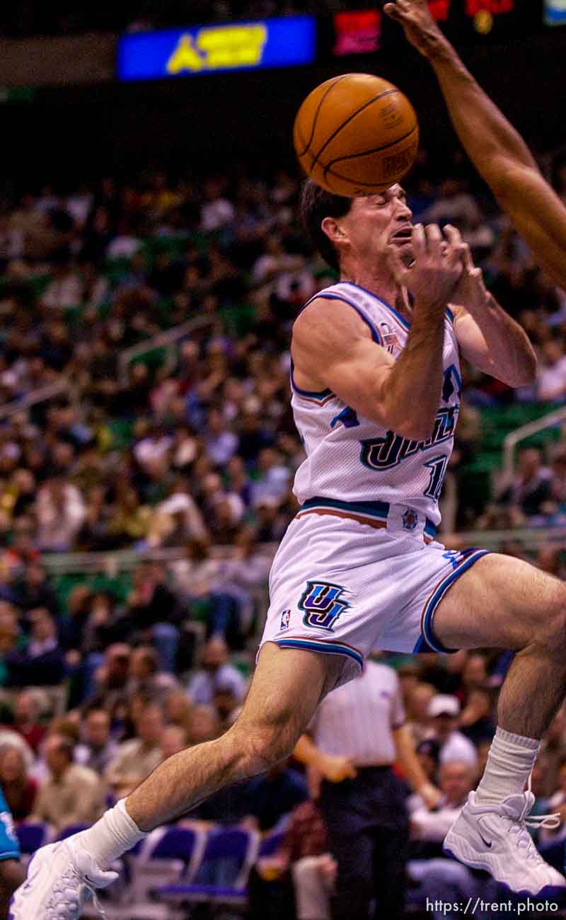 John Stockton dishes off. Jazz vs. Charlotte Hornets. . 12/04/2001, 7:20:41 PM