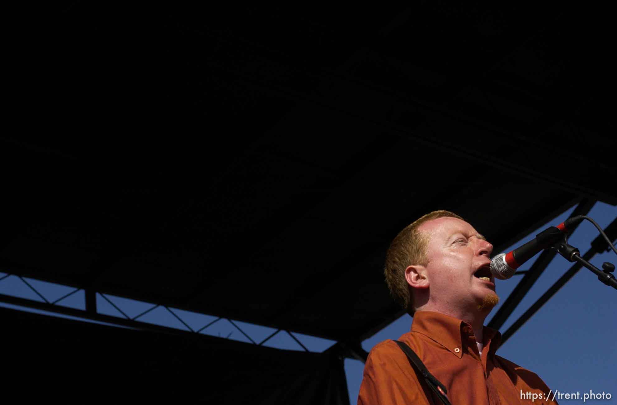 Flogging Molly. Warped Tour. 06/22/2002, 5:09:09 PM