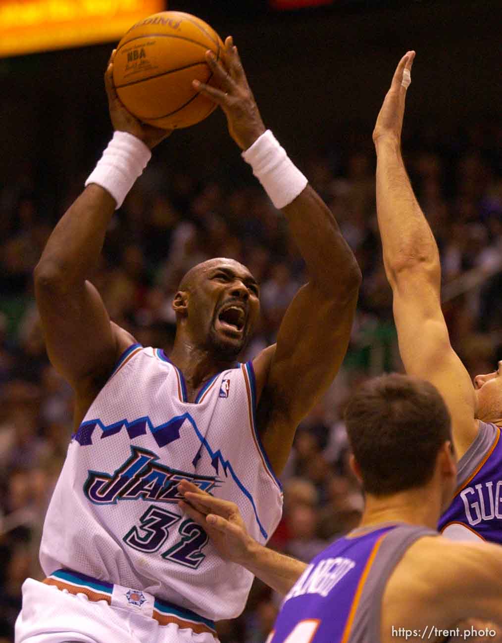 Karl Malone. Utah Jazz vs. Phoenix Suns.  11.19.2002, 9:13:22 PM