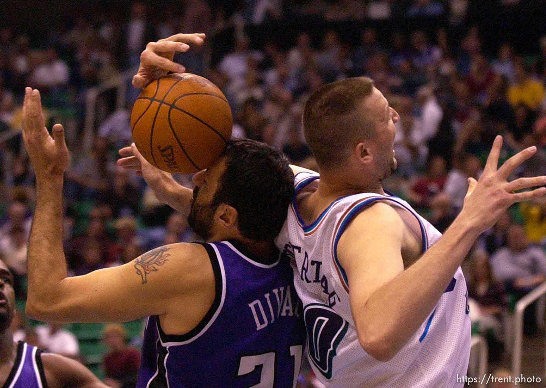 Greg Ostertag. Jazz vs. Sacramento Kings, game 3 NBA Playoffs first round. Jazz win. 04/26/2003