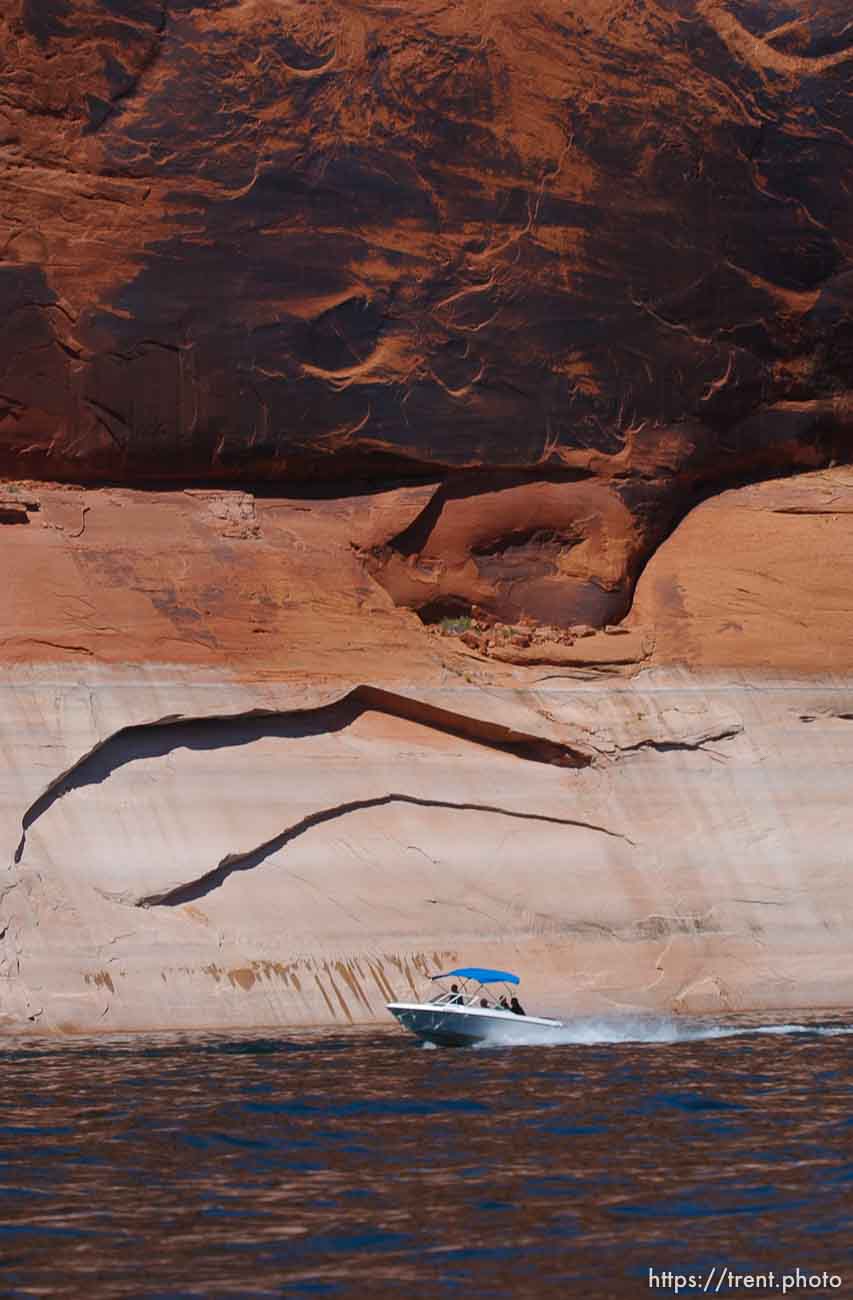 Landmarks which had previously been submerged in Glen Canyon are now becoming visible with the lower water levels in Lake Powell. 05.10.2003, 2:44:48 PM