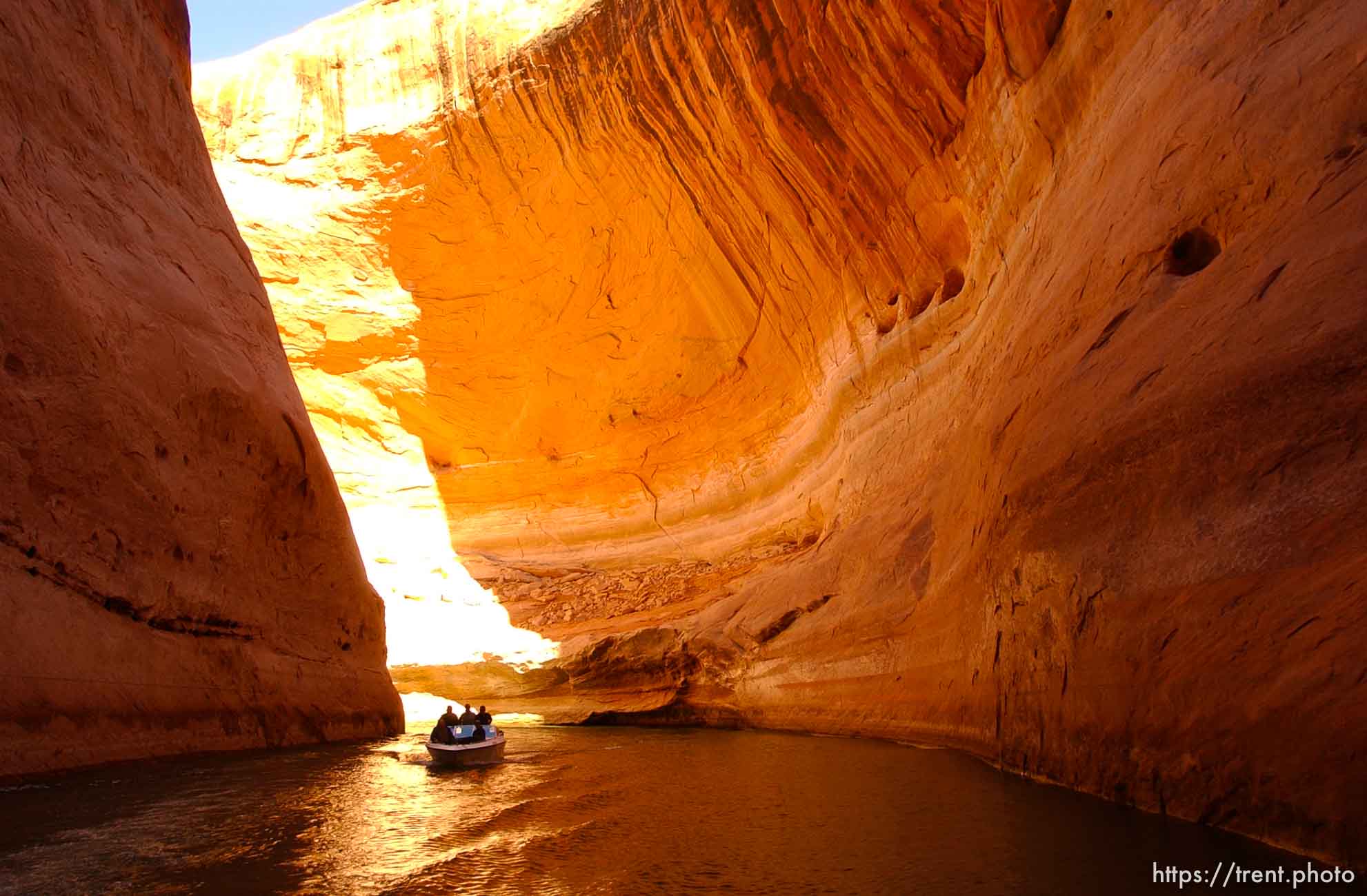 Landmarks which had previously been submerged in Glen Canyon are now becoming visible with the lower water levels in Lake Powell. 05.10.2003, 4:39:11 PM