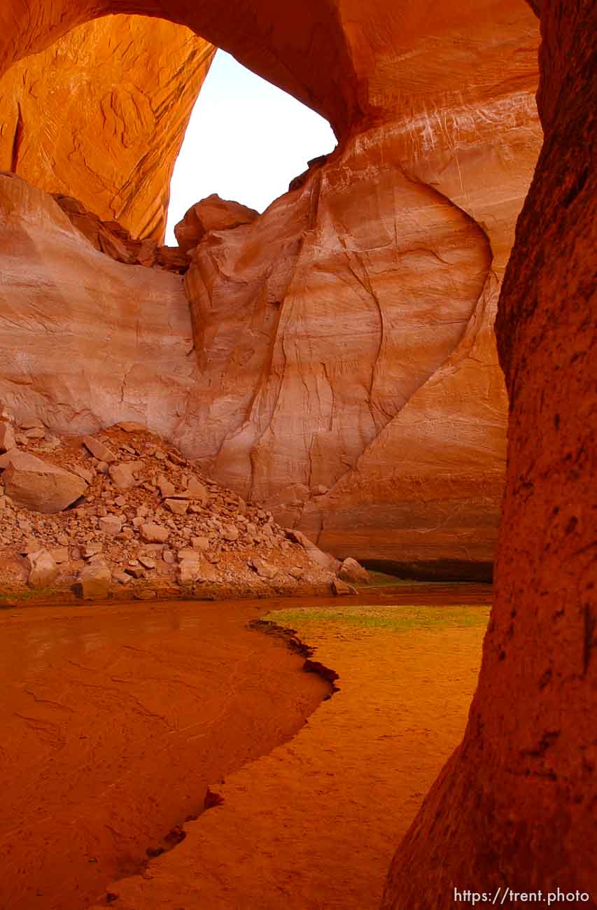 Landmarks which had previously been submerged in Glen Canyon are now becoming visible with the lower water levels in Lake Powell. 05.10.2003, 4:58:36 PM