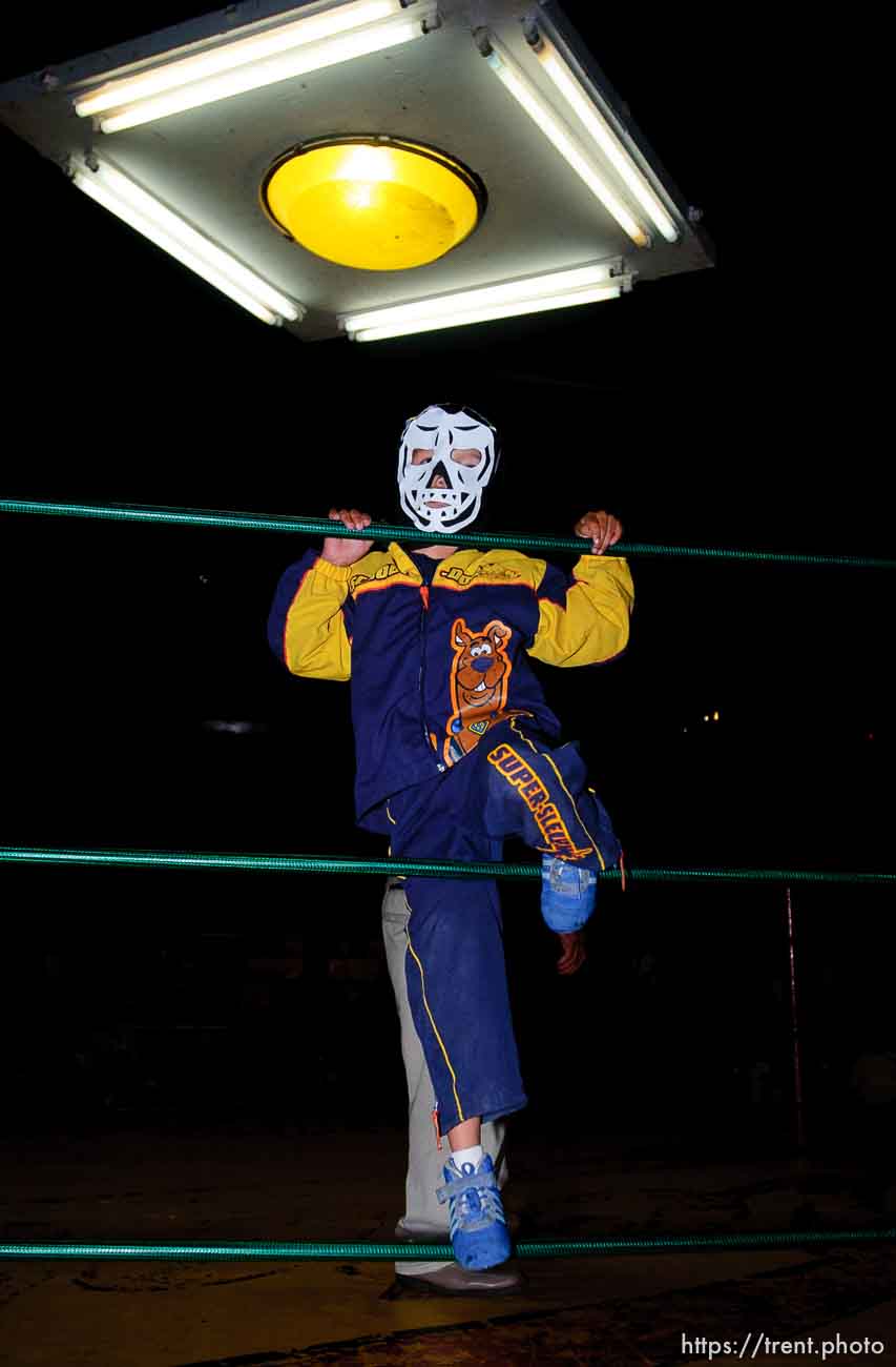 luche libre professional wrestling; 12.05.2004