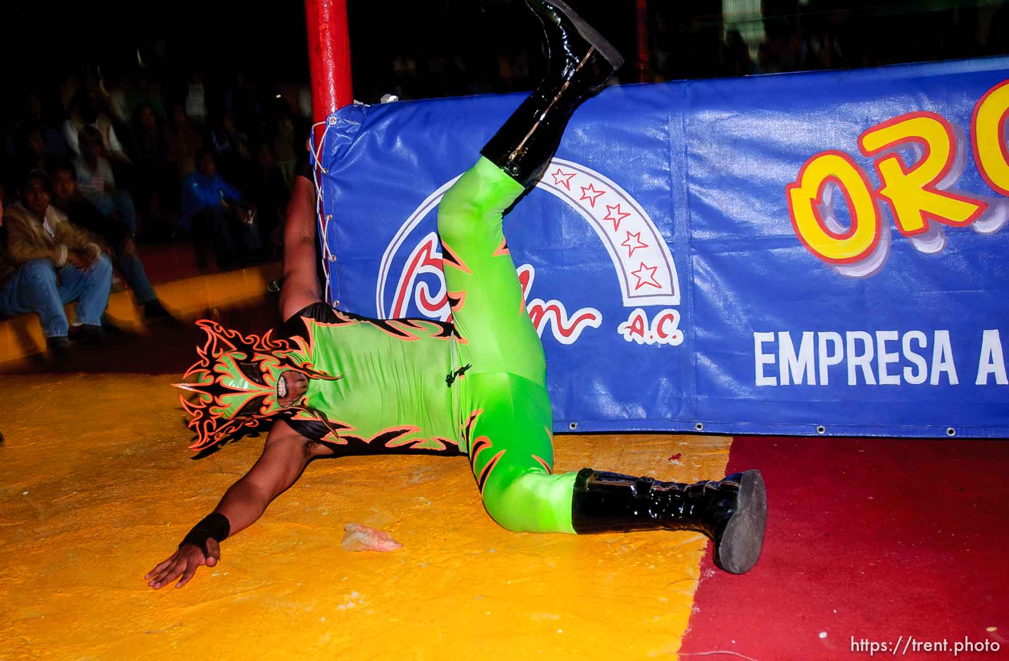 luche libre professional wrestling; 12.05.2004