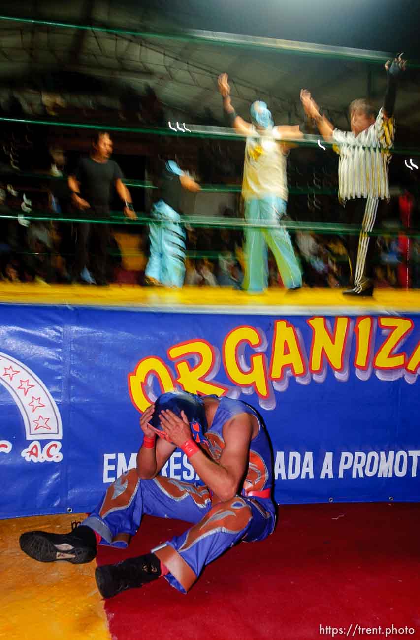 luche libre professional wrestling; 12.05.2004