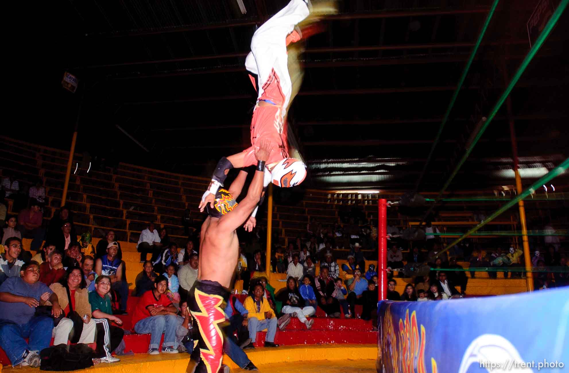 luche libre professional wrestling; 12.05.2004