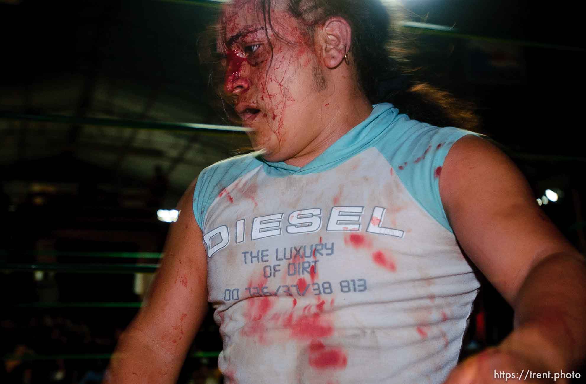 luche libre professional wrestling; 12.05.2004