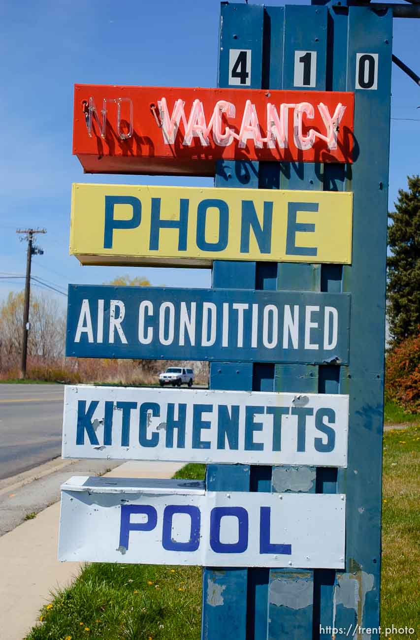 Far West Motel signs. no vacancy, phone, air conditioned, kitchenetts, pool. Davis County project. 04/06/2005