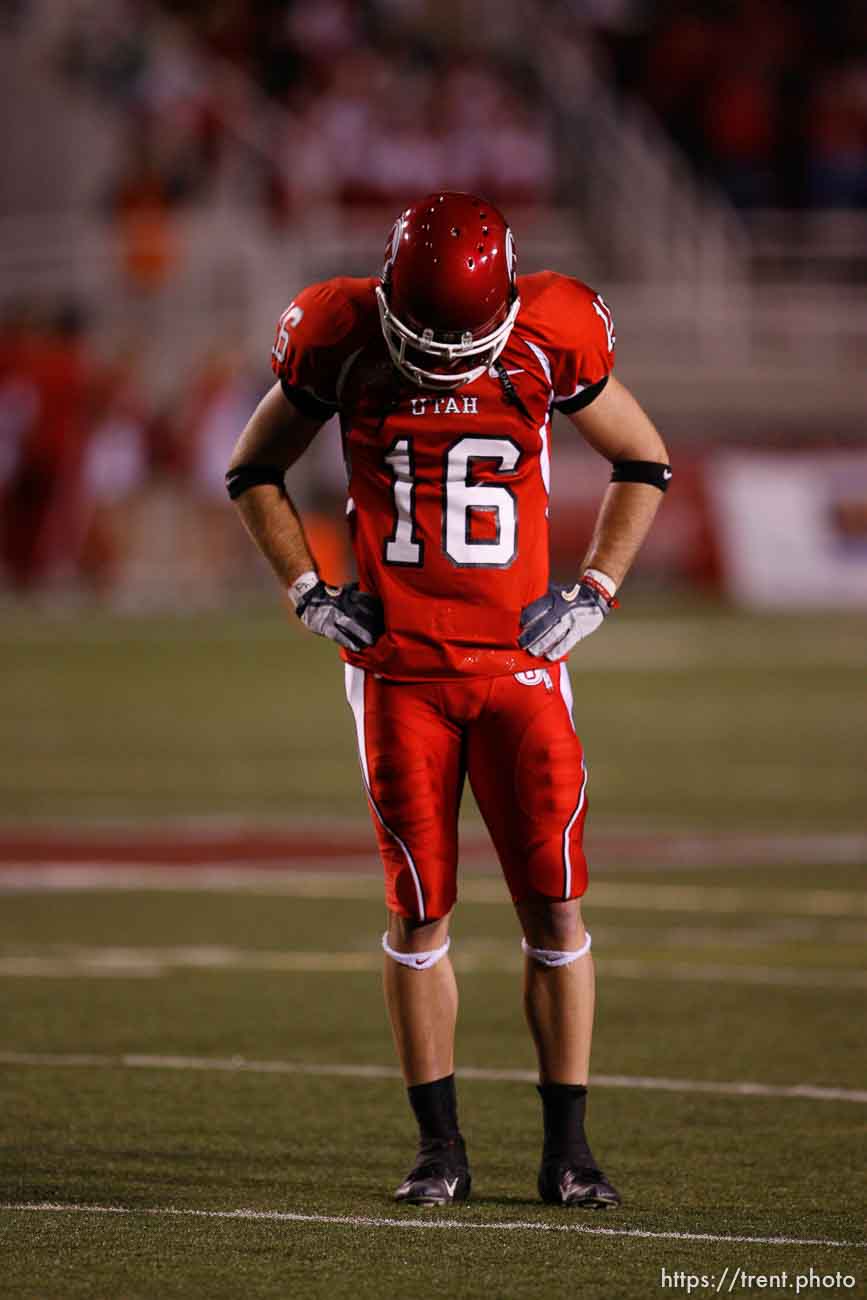 Utah receiver Brian Hernandez hangs his head after SDSU got the ball with 2:28 to go in the game. Utah vs. San Diego State University college football.