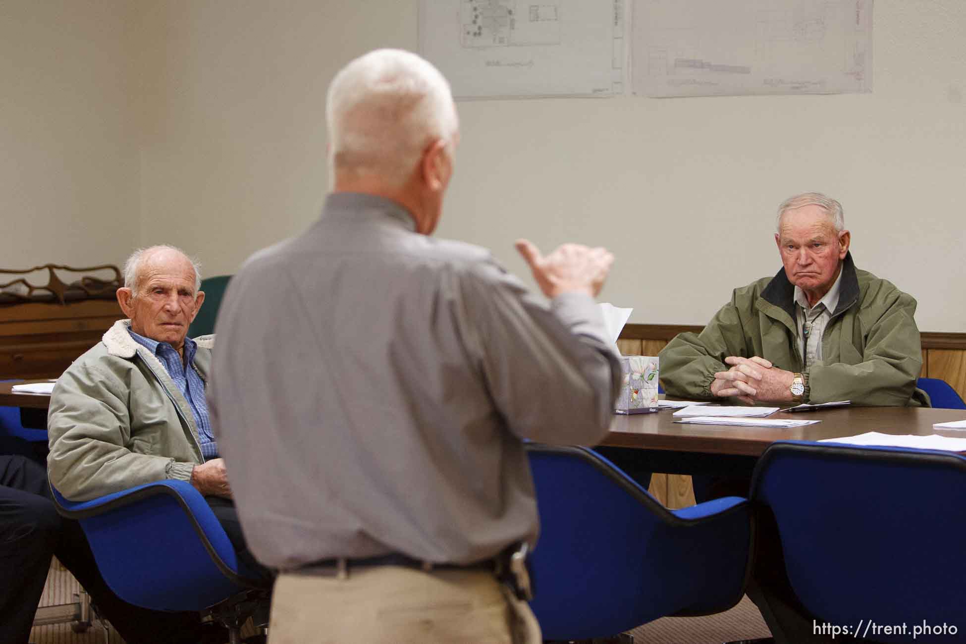 Washington County Sheriff Kirk Smith visits Hildale City Council Meeting.
, 3.14.2006