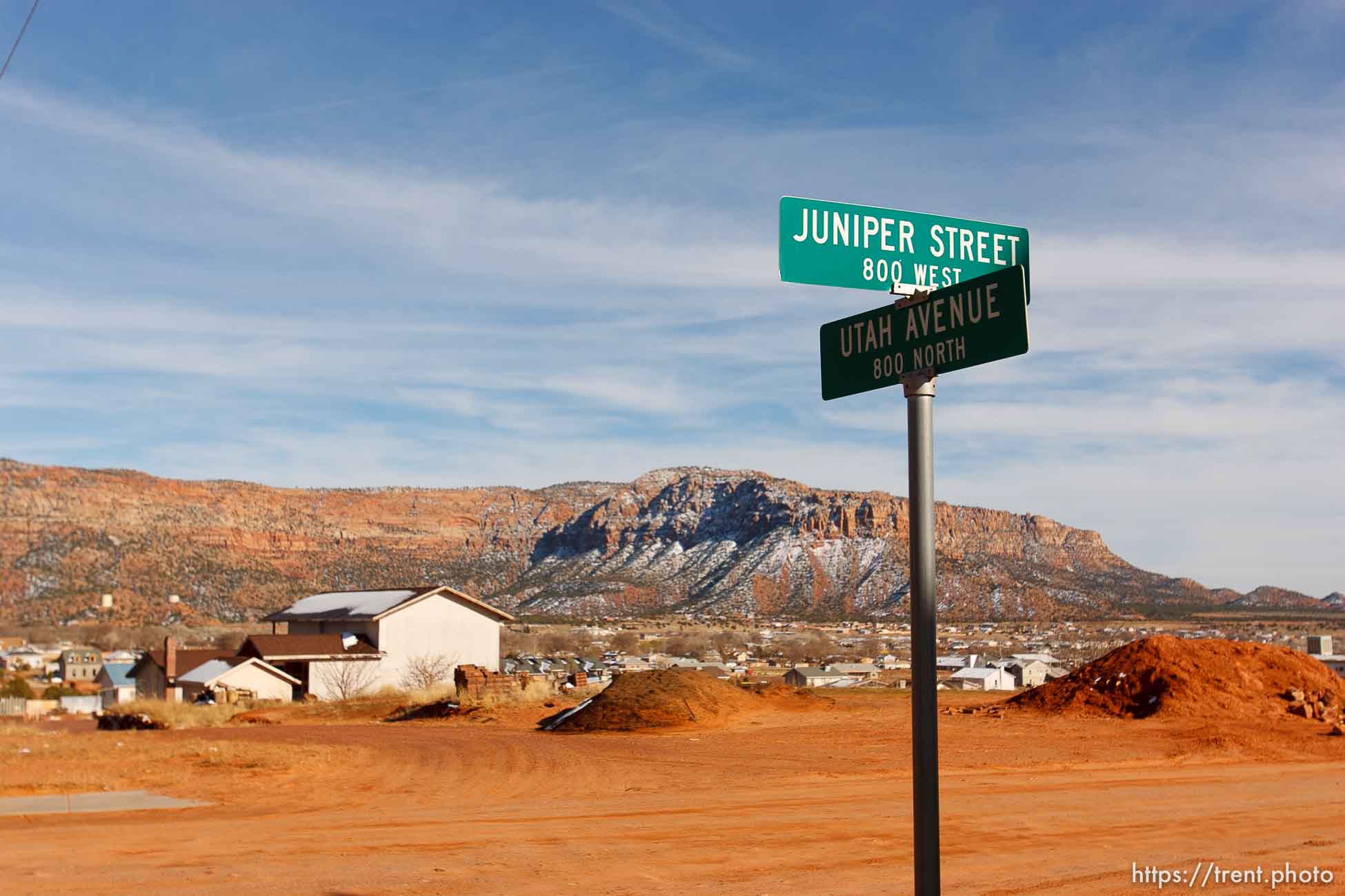 Juniper street sign