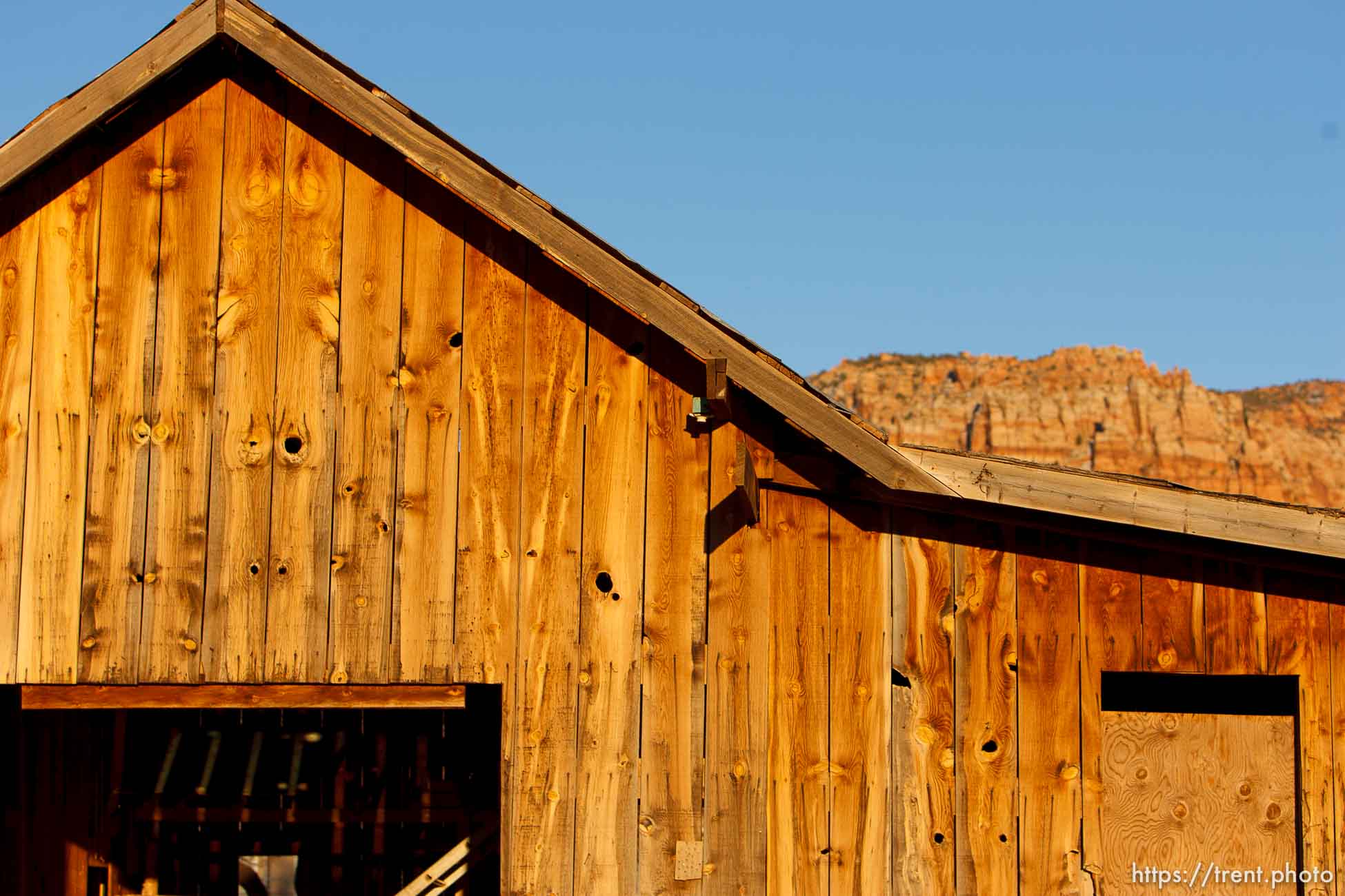 barn, house