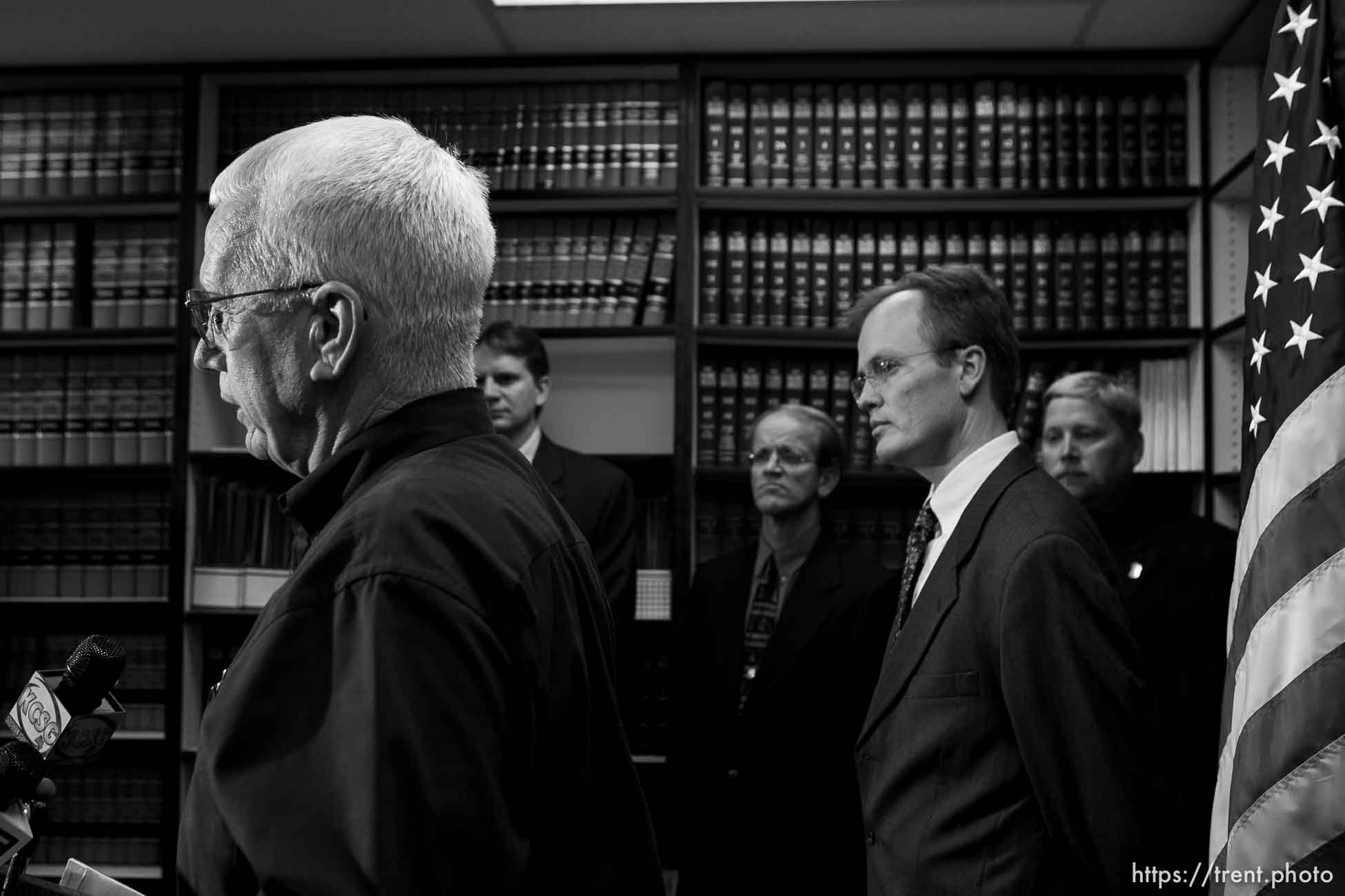 Washington County sheriff Kirk Smith (left) and Washington County attorney Brock Belnap, warren jeffs press conference ; 8.31.2006