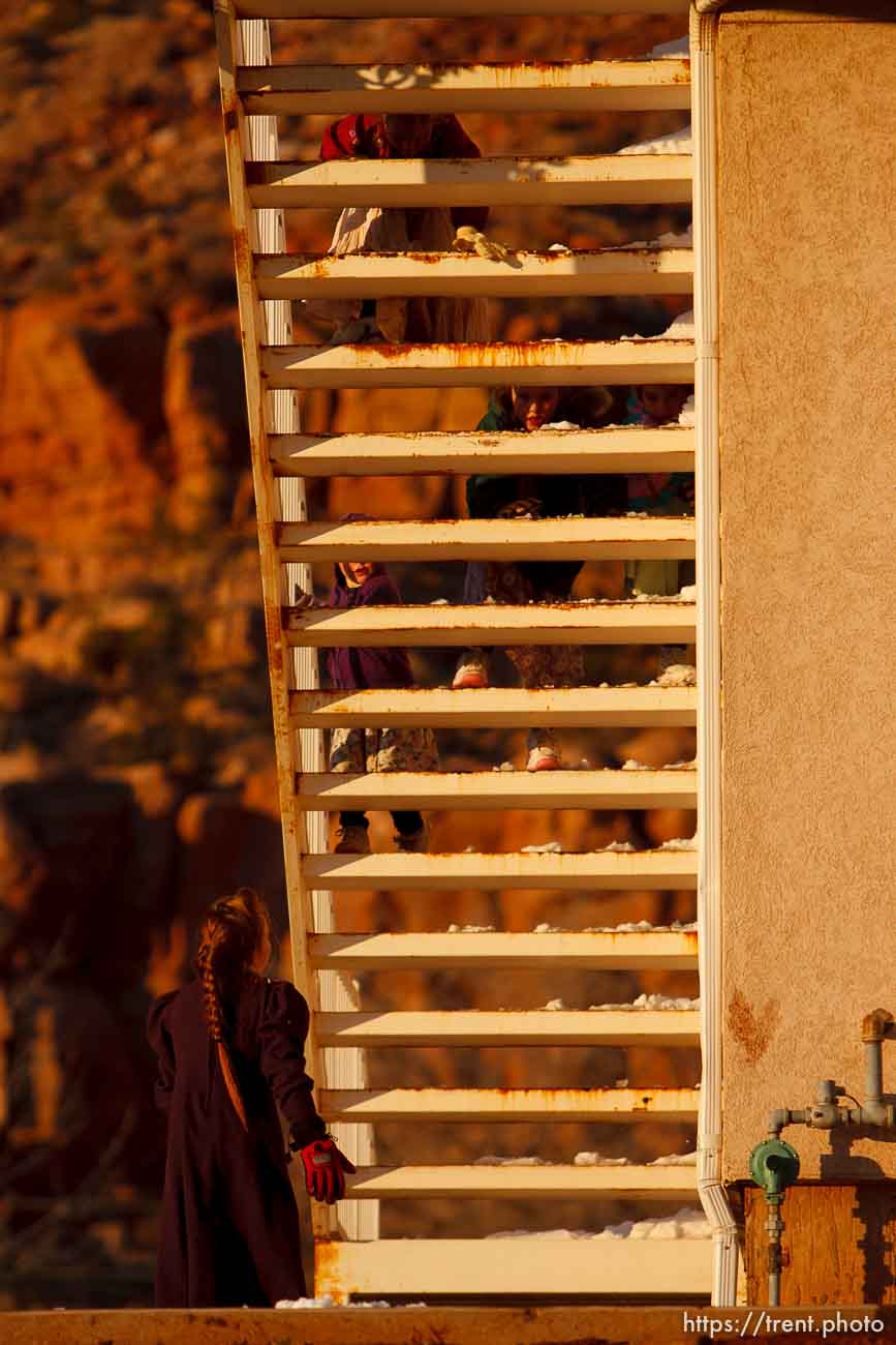 Hildale - Kids playing on stairs; 12.19.2006