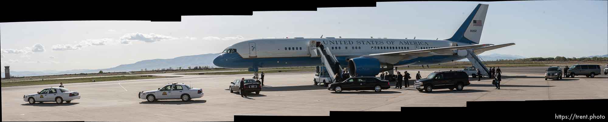 Vice President Dick Cheney flies out of the Provo airport after speaking at BYU Commencement