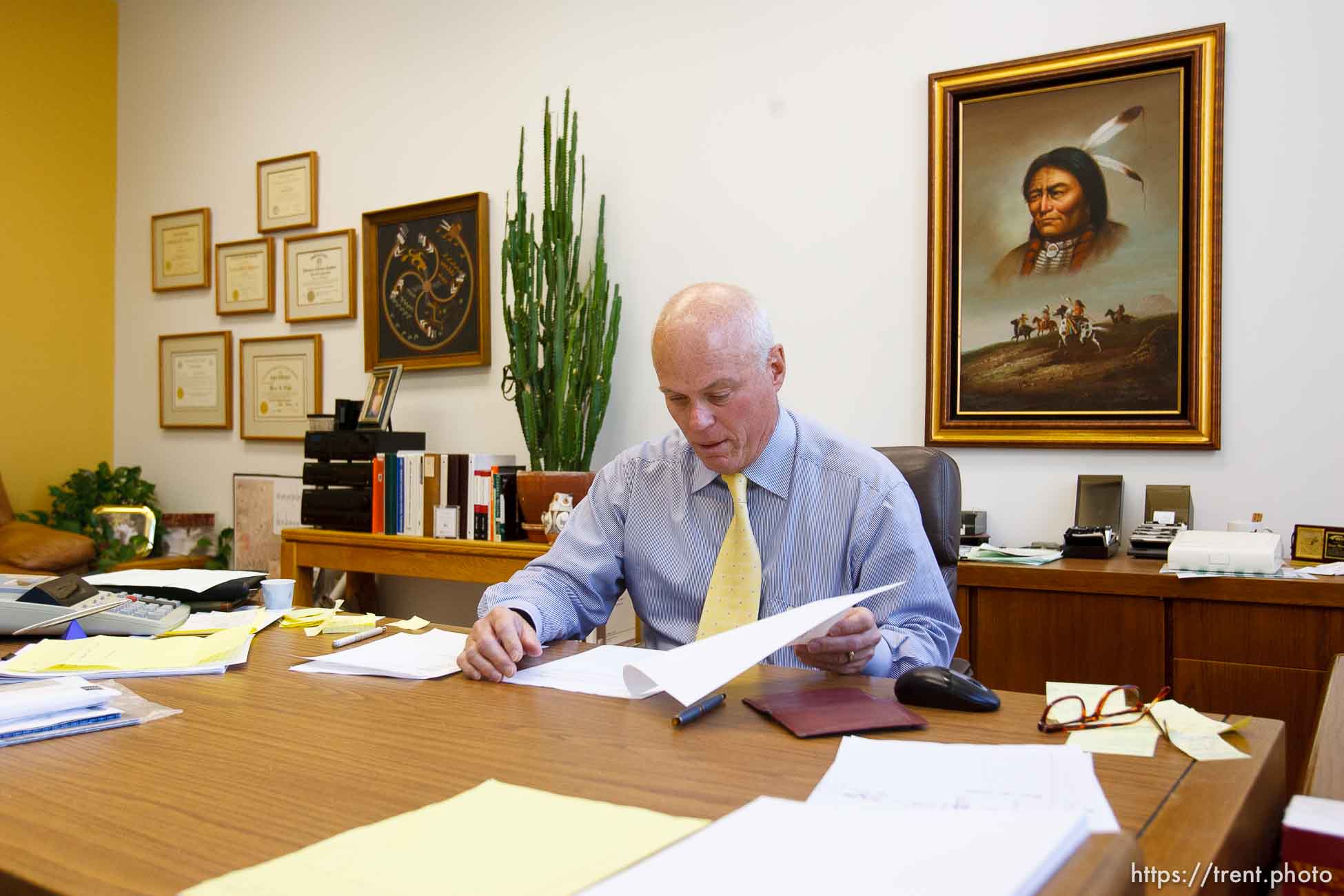 Salt Lake City - Special fiduciary Bruce R. Wisan working in his office. Wisan is a court-appointed fiduciary managing the United Effort Plan (UEP) property trust that FLDS leader Warren Jeffs once oversaw.; 5.01.2007