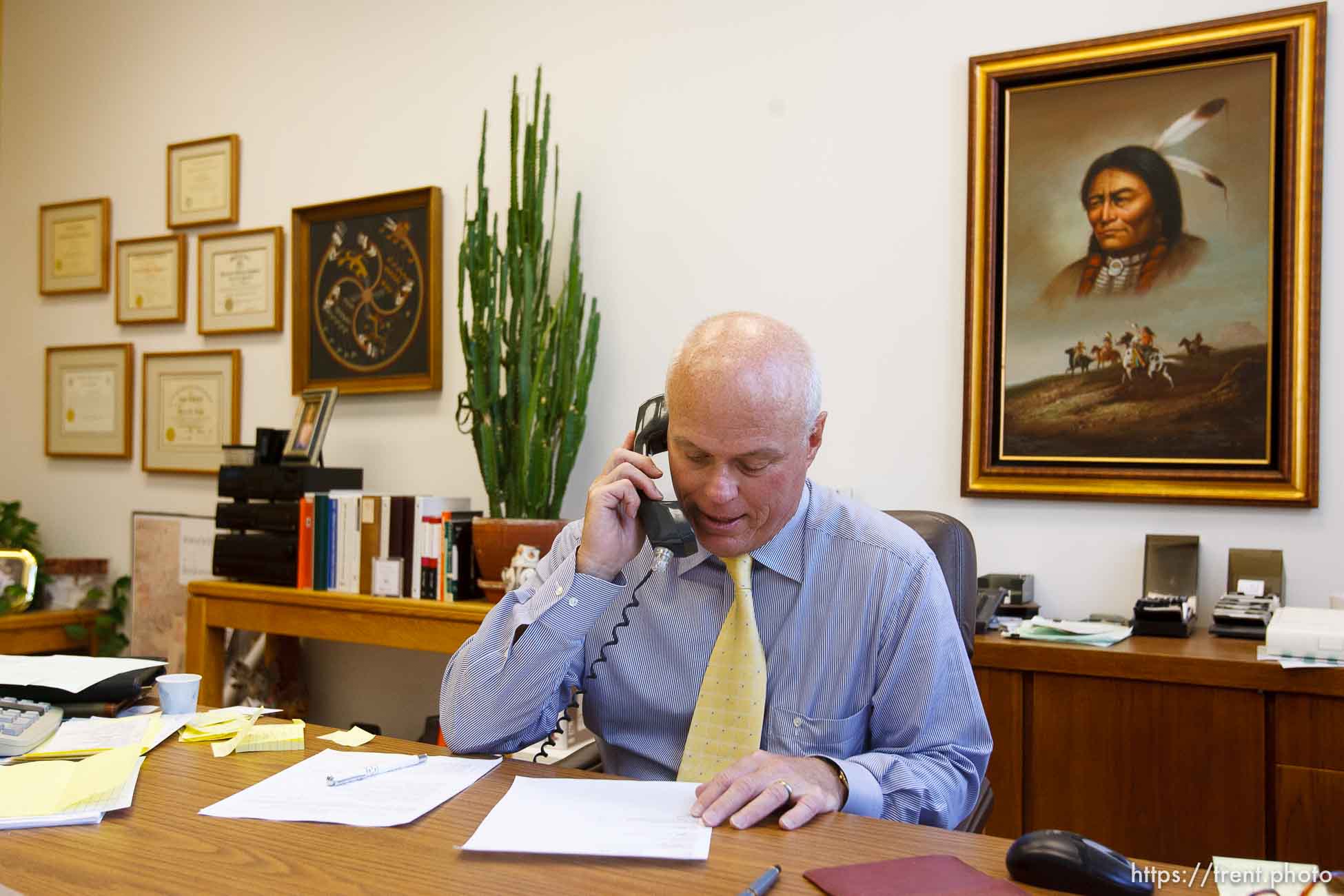 Salt Lake City - Special fiduciary Bruce R. Wisan working in his office. Wisan is a court-appointed fiduciary managing the United Effort Plan (UEP) property trust that FLDS leader Warren Jeffs once oversaw.; 5.01.2007