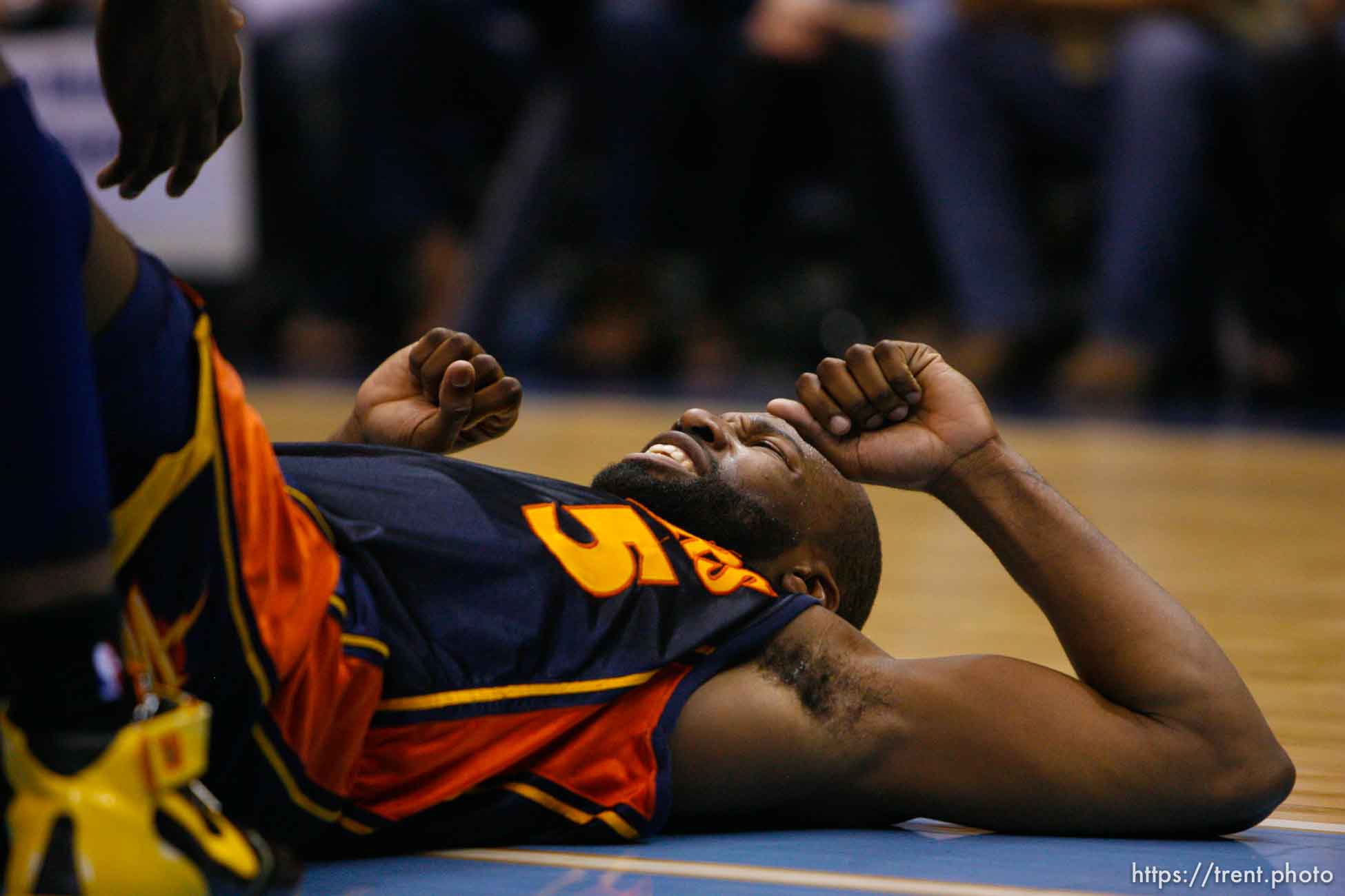 Golden State Warriors guard Baron Davis (5) . Salt Lake City - Utah Jazz vs. Golden State Warriors, NBA Playoffs basketball, second round, Game Two, at EnergySolutions Arena.