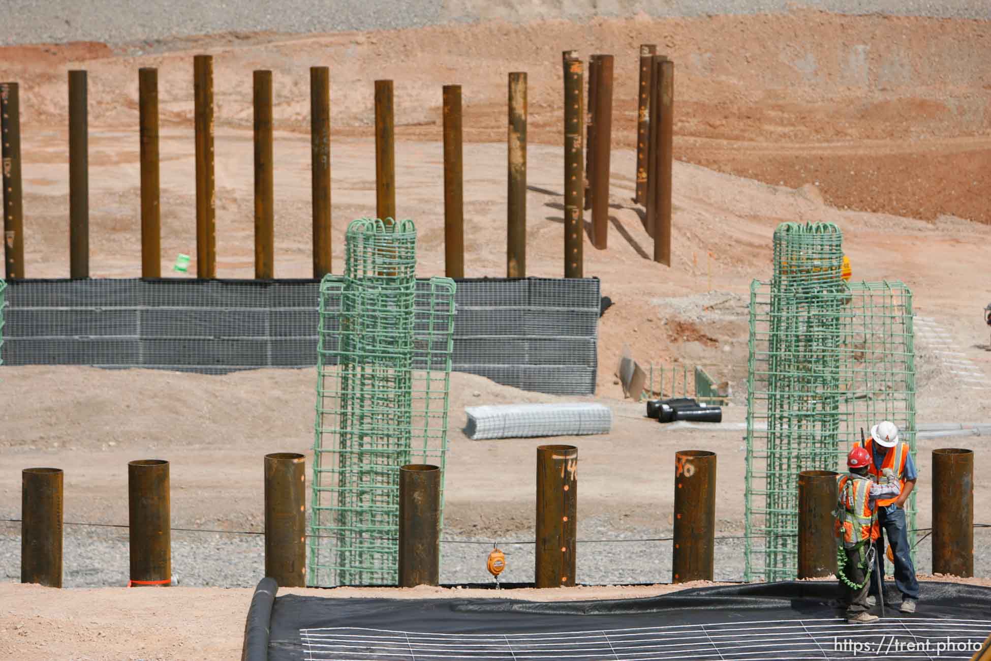 Farmington - Utah Governor Jon Huntsman took a tour of the progress of construction on the Legacy Parkway Wednesday afternoon.