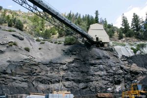 Huntington - Robert Murray, president and CEO of Ohio-based Murray Energy Corp, led reporters on a tour of the Crandall Canyon coal mine Wednesday, where six miners remained trapped.