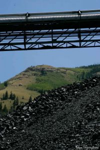 Huntington - Robert Murray, president and CEO of Ohio-based Murray Energy Corp, led reporters on a tour of the Crandall Canyon coal mine Wednesday, where six miners remained trapped.