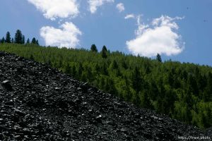 Huntington - Robert Murray, president and CEO of Ohio-based Murray Energy Corp, led reporters on a tour of the Crandall Canyon coal mine Wednesday, where six miners remained trapped.