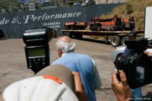 Huntington - Robert Murray, president and CEO of Ohio-based Murray Energy Corp, led reporters on a tour of the Crandall Canyon coal mine Wednesday, where six miners remained trapped.